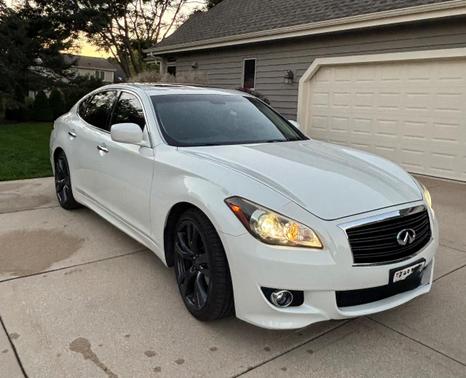 White 2012 INFINITI M56 Base