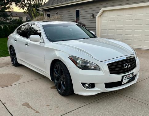 White 2012 INFINITI M56 Base