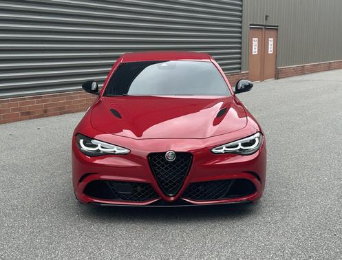 2024 Alfa Romeo Giulia Quadrifoglio