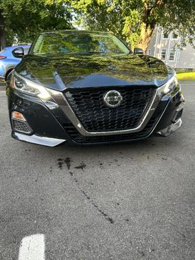 Black 2020 Nissan Altima 2.5 SR