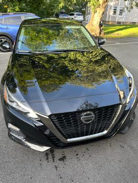 Black 2020 Nissan Altima 2.5 SR