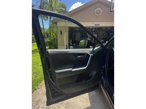 2019 Toyota RAV4 Hybrid XSE
