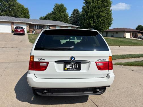 White 2001 BMW X5 3.0i