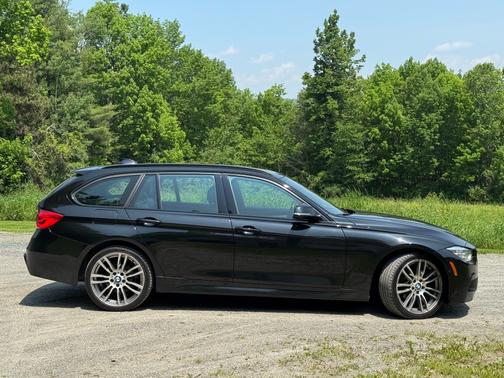 2018 BMW 330 i xDrive