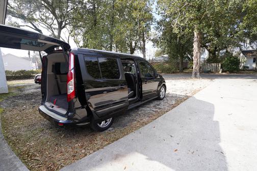 2017 Ford Transit Connect Titanium w/Rear Liftgate