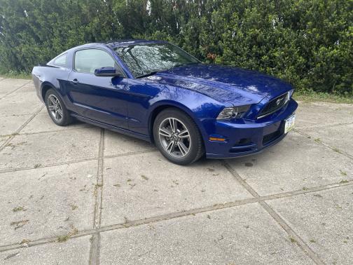 2013 Ford Mustang V6 Premium