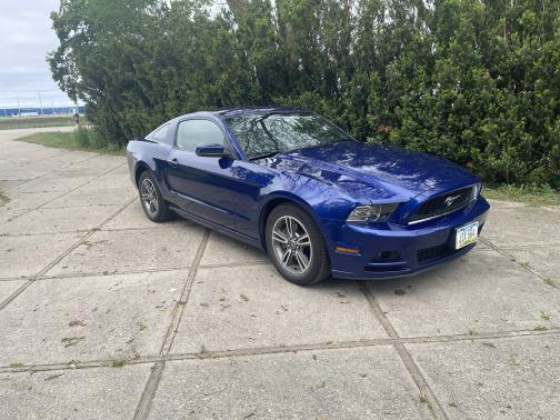 2013 Ford Mustang V6 Premium