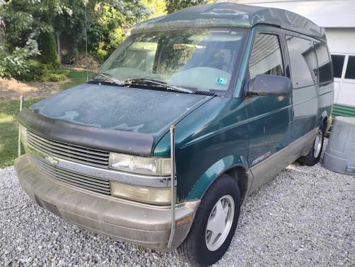 Green 1998 Chevrolet Astro Base