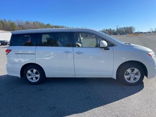 2015 Nissan Quest SV