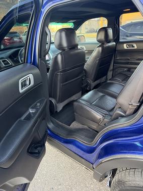 Blue 2013 Ford Explorer XLT