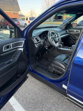 Blue 2013 Ford Explorer XLT