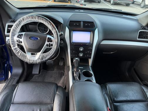 Blue 2013 Ford Explorer XLT