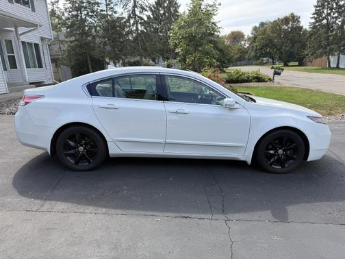 2013 Acura TL Technology