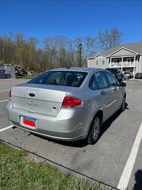 Gray 2009 Ford Focus SE