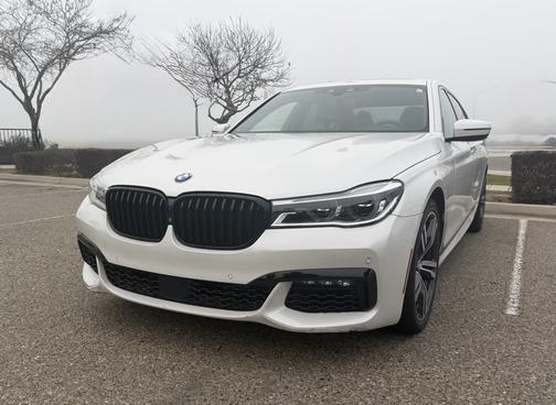 2017 BMW 750 i