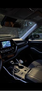 Black 2024 Toyota Highlander LE
