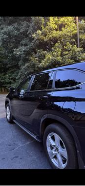 Black 2024 Toyota Highlander LE