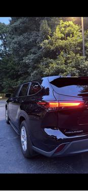 Black 2024 Toyota Highlander LE