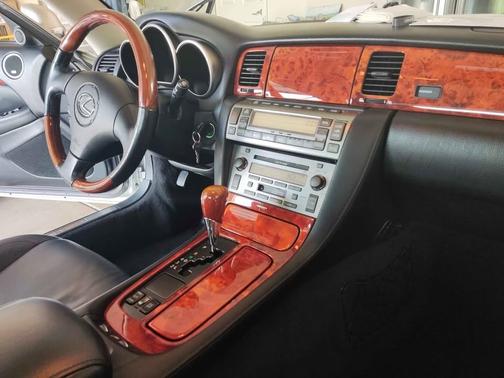 Silver 2005 Lexus SC 430 Base