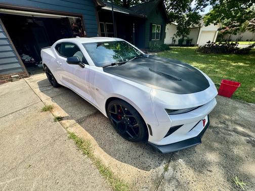 White 2017 Chevrolet Camaro 1SS