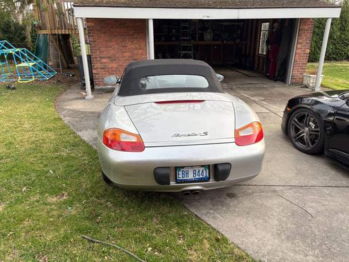 Silver 2000 Porsche Boxster Boxster S