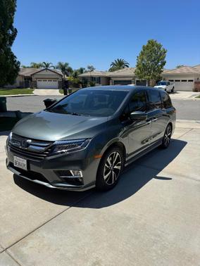 Green 2018 Honda Odyssey Elite