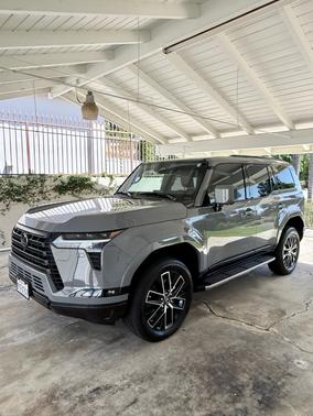 Gray 2025 Lexus GX 550 Premium+