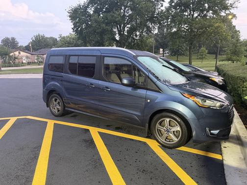 2019 Ford Transit Connect Titanium w/Rear Liftgate