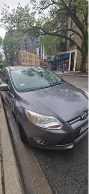 Gray 2012 Ford Focus SEL