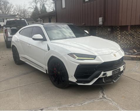 2019 Lamborghini Urus Base