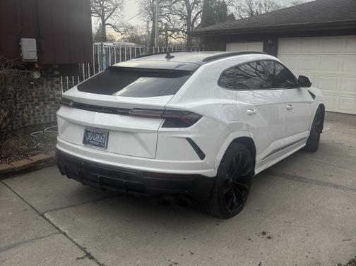 2019 Lamborghini Urus Base