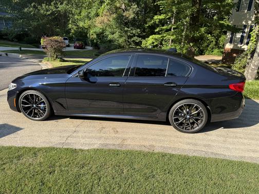 Black 2017 BMW 540 i