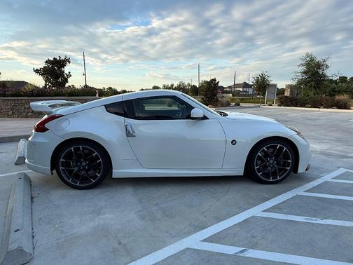 White 2011 Nissan 370Z NISMO