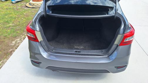 Gray 2019 Nissan Sentra SR