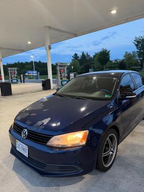 Blue 2012 Volkswagen Jetta SE