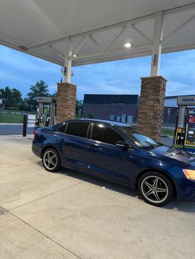 Blue 2012 Volkswagen Jetta SE