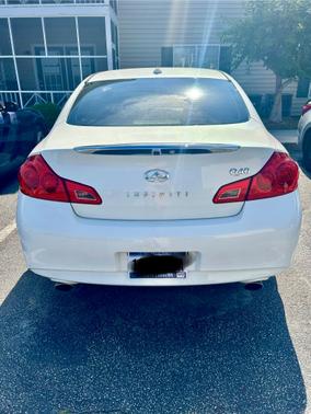 2015 INFINITI Q40 Base