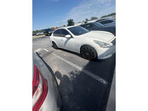 2015 INFINITI Q40 Base