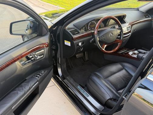 Black 2012 Mercedes-Benz S-Class S 550