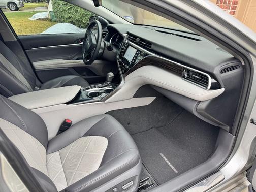 2018 Toyota Camry Hybrid XLE