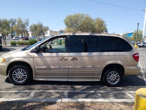 Gold 2001 Chrysler Town & Country Limited