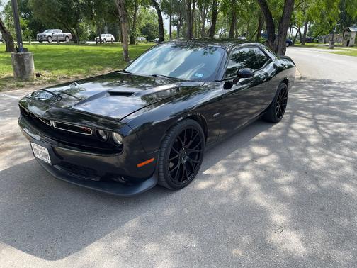 Black 2017 Dodge Challenger R/T