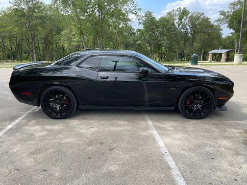 Black 2017 Dodge Challenger R/T