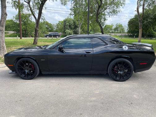 Black 2017 Dodge Challenger R/T