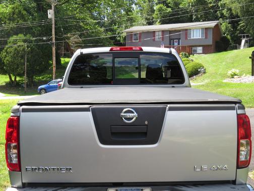 Silver 2010 Nissan Frontier LE