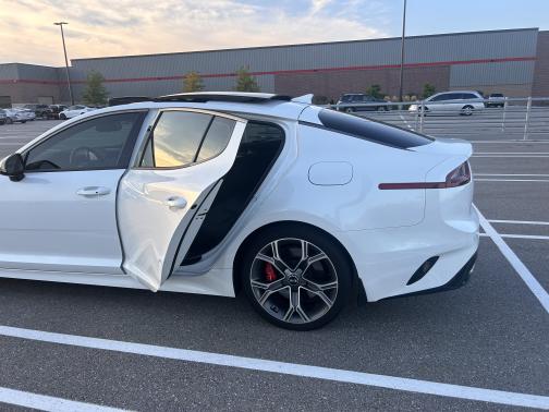 2021 Kia Stinger GT1