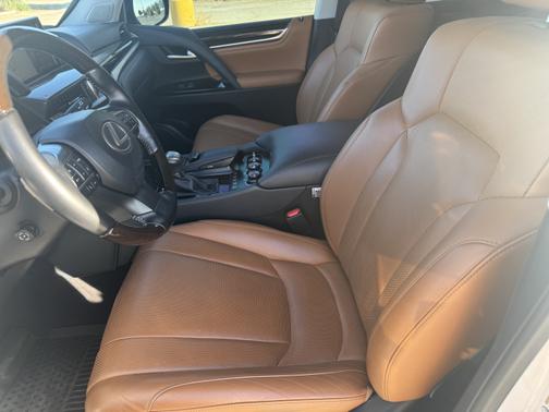 2021 Lexus LX 570 Three-Row