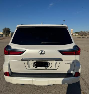 2021 Lexus LX 570 Three-Row