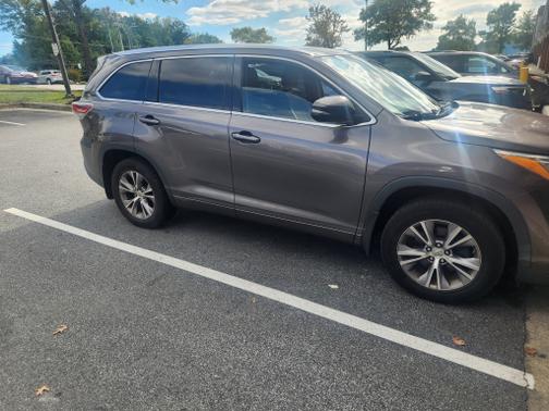 Brown 2014 Toyota Highlander XLE