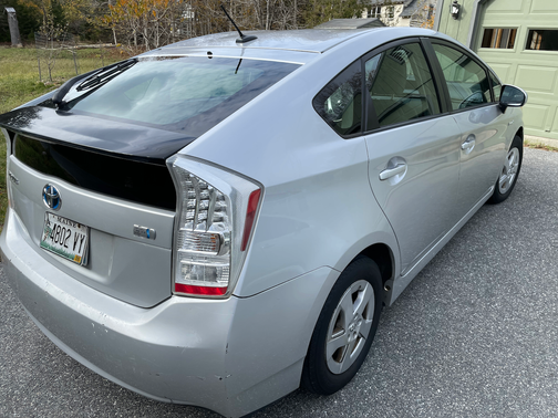 2010 Toyota Prius III